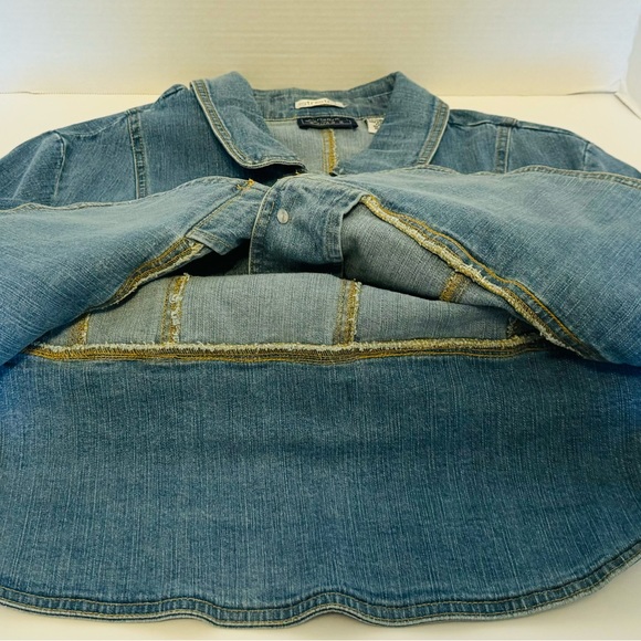 Authentic CCI Blues Woman's Jean Jacket Stretch Light Blue Denim Size 1X Pockets - Picture 8 of 16